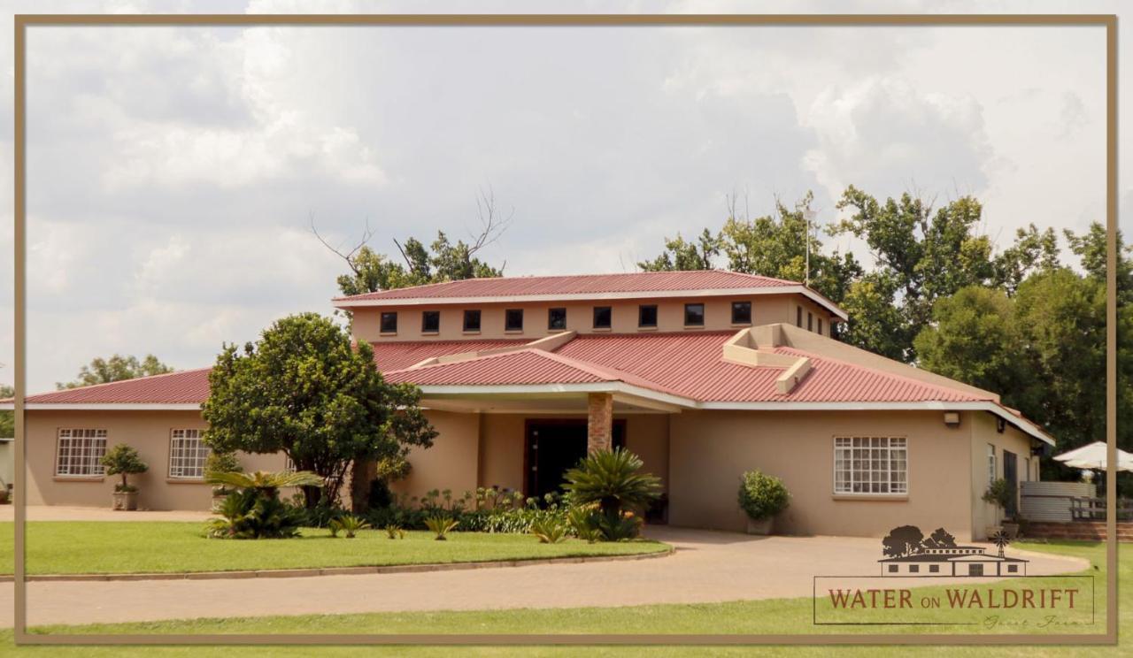 Water On Waldrift Guesthouse Vereeniging Esterno foto